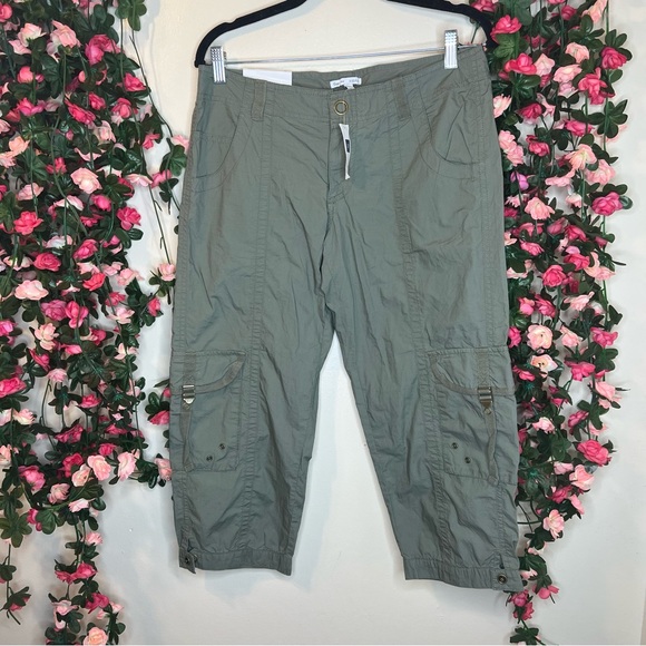 GAP Factory Pants - Gap Factory NWT Surplus Green Cargo Capri Pants Womens 6 Casual Walking Outdoor